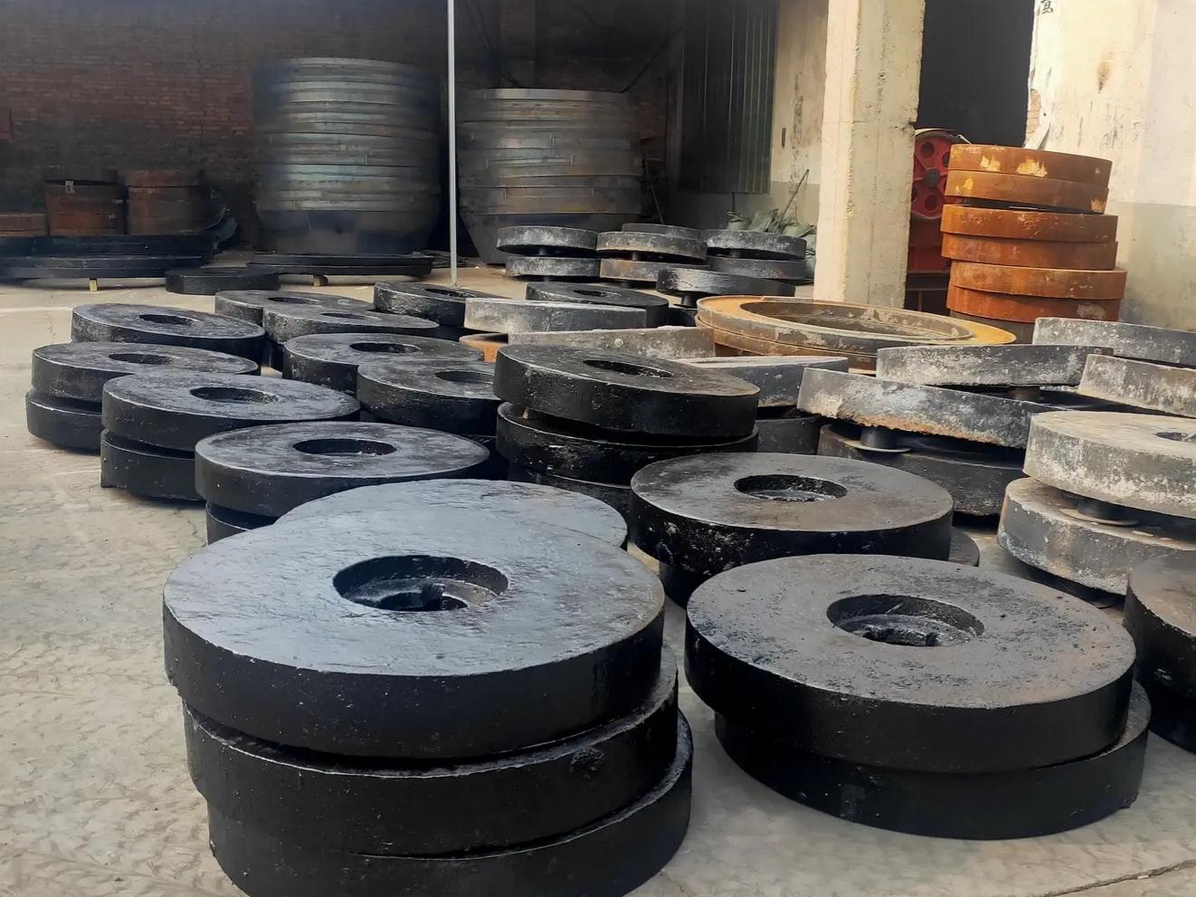 Wet pan mill