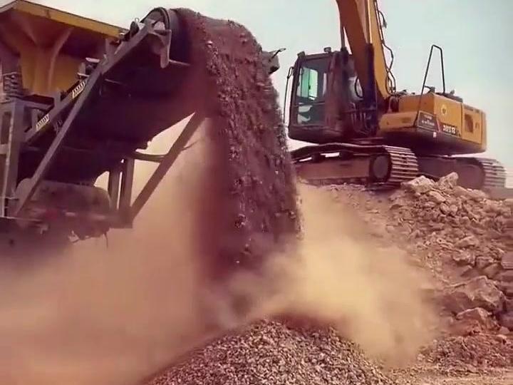 Mobile sand making plant